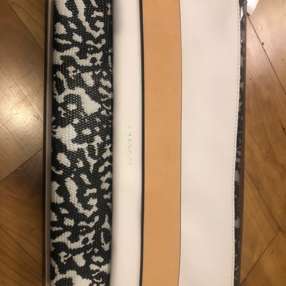 Exquisite coach bag NWT wow!! - Picture 2 of 7